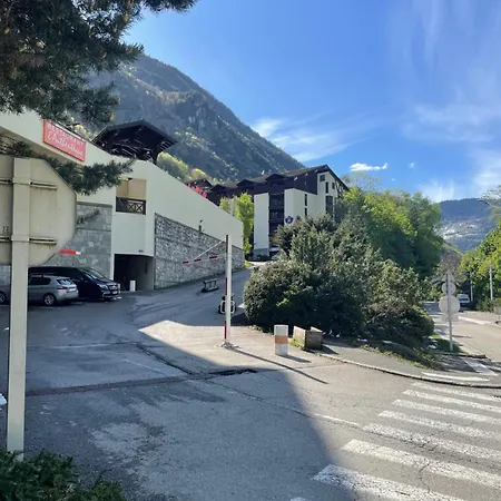 Cybele, 1er Etg Proche Centre Du Village Appartement